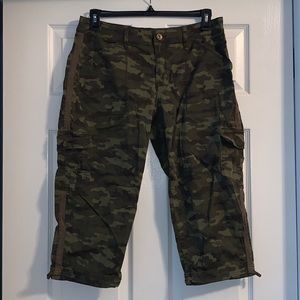 Camo Capris